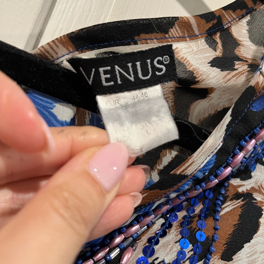 Venus sheer top size:‎ large EUC - Picture 2 of 3